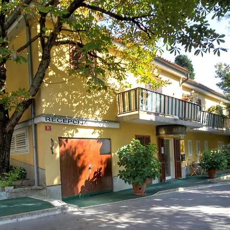Forgotten Garden Apartments Portoroz