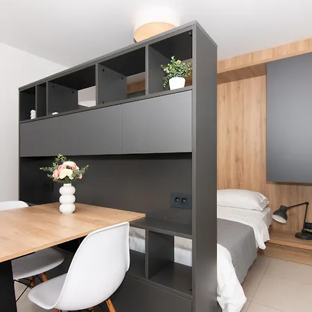 Forgotten Garden アパートホテル