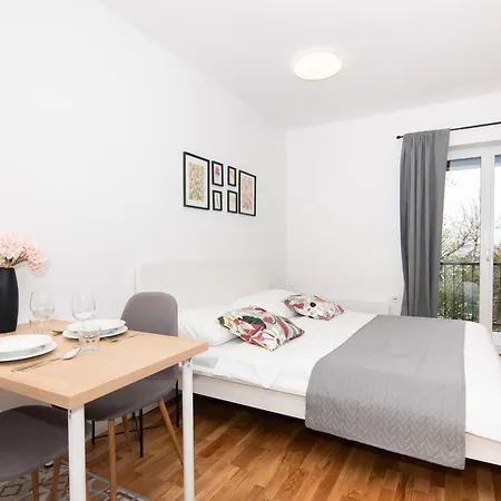 Aparthotel Forgotten Garden Apartments 3*