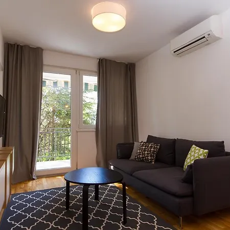 Forgotten Garden アパートホテル ポルトローシュ