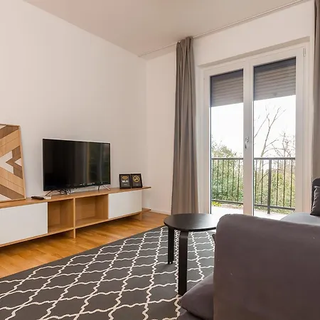 Forgotten Garden アパートホテル