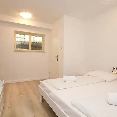 Forgotten Garden アパートホテル