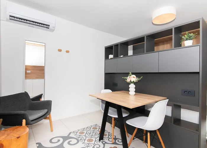 Forgotten Garden بورتوروز